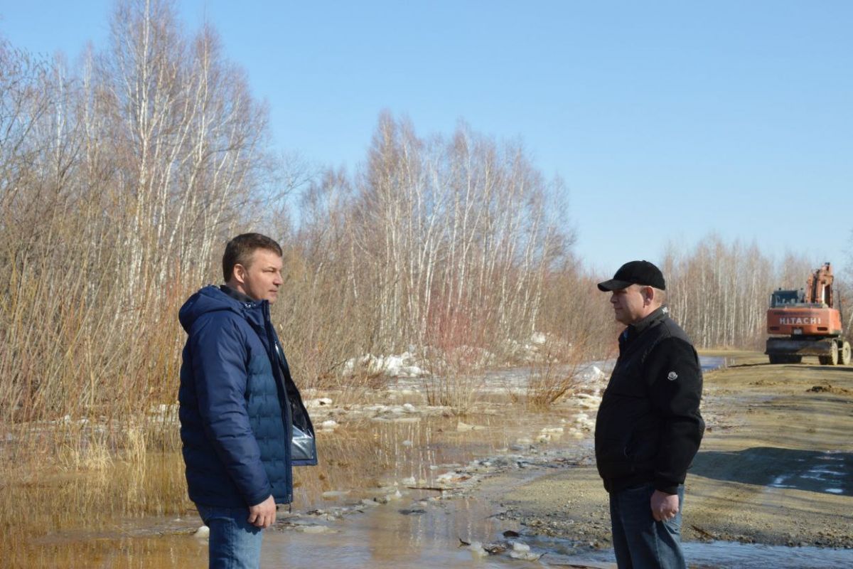 Партийный десант оценил ход ремонта социальных объектов и дорог в городе Зея  и Зейском округе