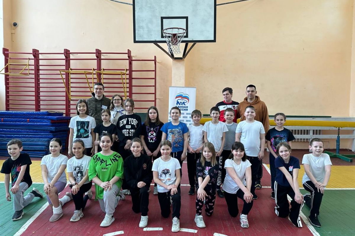 В Мурманске при поддержке «Единой России» состоялся урок по мини-футболу для школьников