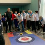 При поддержке «Единой России» в Туле состоялся турнир по напольному кёрлингу для старшего поколения