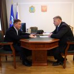 Андрей Турчак и губернатор Астраханской области Игорь Бабушкин обсудили региональные меры поддержки участников СВО