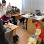 В Мурманске «Единая Россия» провела для школьников мастер-класс по оказанию первой помощи