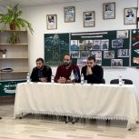 В целях военно-патриотического воспитания молодежи единороссы провели урок с учениками 9-11 классов СОШ №18 г. Малгобек
