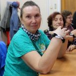 Во Владивостоке «Единая Россия» организовала экологический мастер-класс по изготовлению украшений