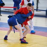 Около ста спортсменов выступили на смоленских соревнованиях по спортивному и боевому самбо