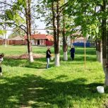 В Ставропольском крае активисты «Единой России» провели весеннюю уборку территорий и заложили «Сад Памяти»