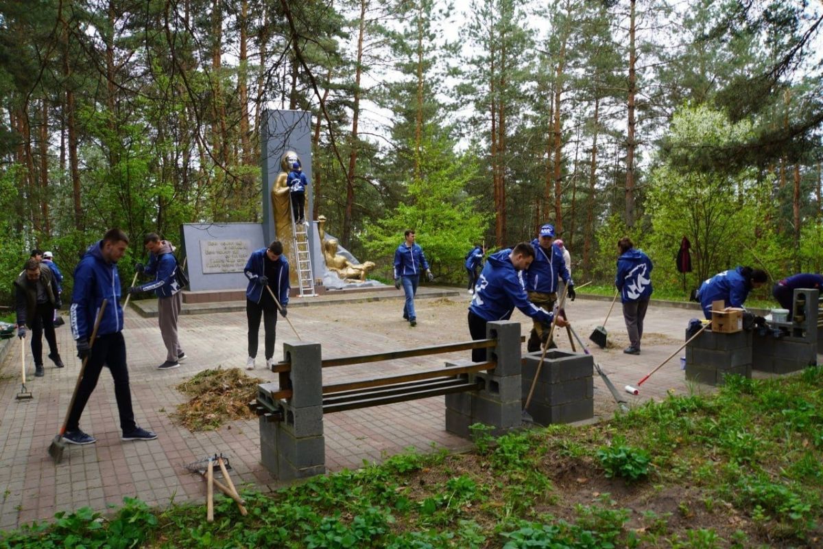 Место памяти и скорби: памятник на «Каменном бугре» в Яковлевском горокруге привели в порядок партийцы