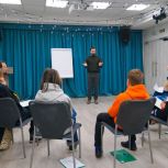 В Санкт-Петербурге «Единая Россия» организовала тренинг для подростков