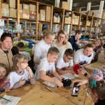 Активисты «Единой России» в Нягани ХМАО познакомили детей с ОВЗ с работой продавца