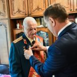 Партийцы вручили ветеранам знаки «Почетного гражданина Балашихи»