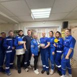 Ямальцы поздравили сотрудников скорой медицинской помощи с профессиональным праздником