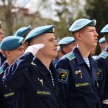 «Единая Россия» организовала церемонию поднятия Знамени Победы в Башкортостане