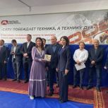 В школе Якутска по народной программе «Единой России» открылся зал вольной борьбы