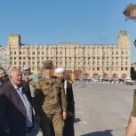 В Волгограде депутат «Единой России» Иван Селезнев передал партию куличей на Пасху в зону СВО