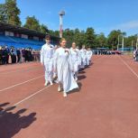 В центральном местном отделении партии «Единая Россия» были организованы увлекательные весенние спортивные состязания по лёгкой атлетике на стадионе им. Елесиной