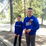 В Рязанской области активисты «Единой России» и «Молодой Гвардии» провели акцию по раздаче георгиевских лент