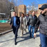 Депутаты «Единой России» проверили ход работ благоустройства сквера имени П. А. Журавлева в Дубне