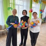 Игрушки в шесть детских садов Пскова передала Алеся Михачева