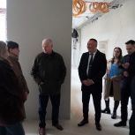 Депутаты «Единой России» проконтролировали ход капремонта в новосибирской школе №58