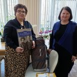Ольга Чистякова передала туристский инвентарь пензенской школе