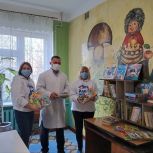 Книжные полки в больницах ЛНР продолжают пополняться в рамках акции «Книги – детям»