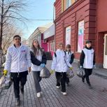 Прокопьевские молодогвардейцы провели субботник на улице Космонавта Волынова
