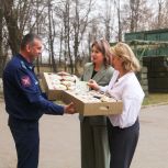 «Женское движение Единой России» поздравило бойцов с Пасхой