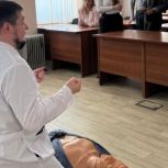 Активисты «Единой России» учат жителей Нового Уренгоя оказывать неотложную помощь в чрезвычайных ситуациях