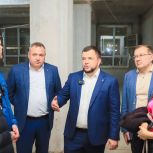 Шатурские единороссы и сторонники партии в рамках реализации Народной программы проверили ход работ капремонта Дома культура имени Нариманова