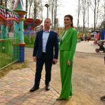 Единороссы в Пушкинском проверили готовность парка культуры и отдыха к летнему сезону