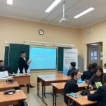 "Единая Россия" организовала космический РОСКВИЗ для школьников