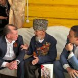 Максим Топилин поздравил ветерана Котдуса Мулюкова