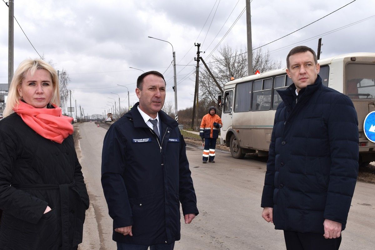 Павел Супрун посетил объекты дорожного строительства в Рыбновском районе
