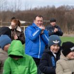 Сегодня в полдень в деревне Фофанцево в рамках Всероссийского марафона «Сила России» во Всемирный день здоровья прошла зарядка на свежем воздухе.