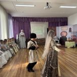 «Единая Россия» проводит тематические мероприятия ко Дню чеченского языка
