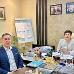 Депутат Государственного Собрания – Эл Курултай Республики Алтай, член фракции "Единая Россия" Николай Ким встретился с мэром Горно-Алтайска Ольгой Сафроновой