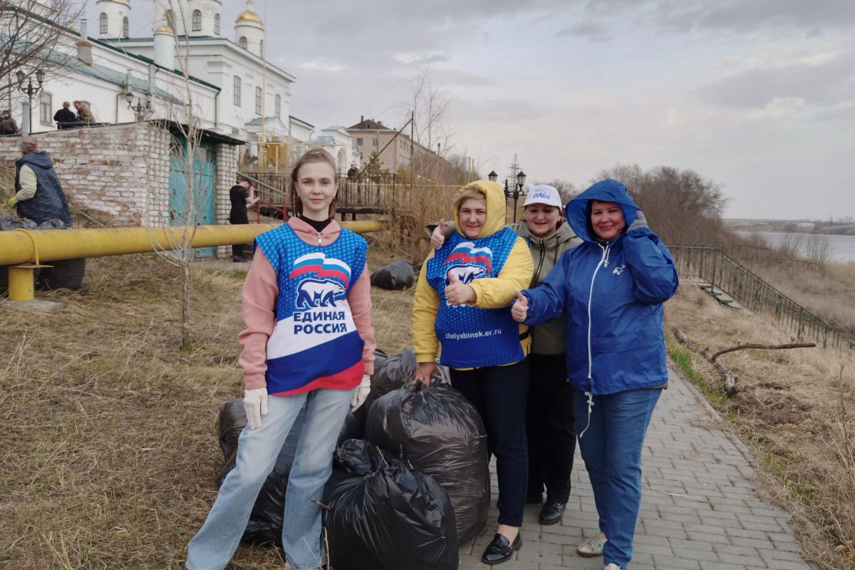 Троицкие единороссы активно проводят субботники