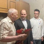 Депутат «Единой России» Виктор Чигвинцев поздравил ветерана Василия Сидоровича Балануцу с вековым юбилеем