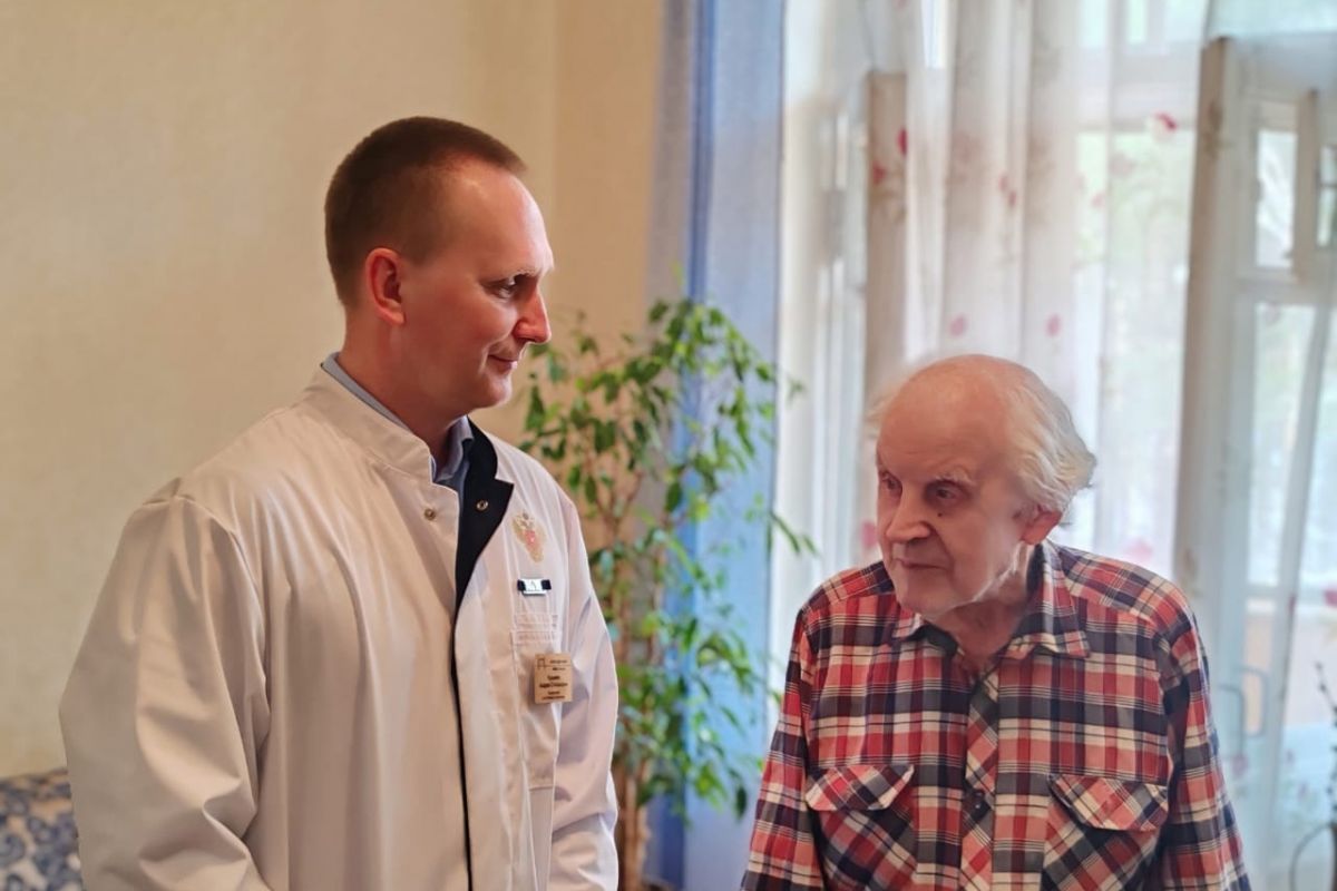Диспансеризация на дому для участников Великой Отечественной войны, их вдов, несовершеннолетних узников концлагерей и жителей блокадного Ленинграда прошла в Снежинске