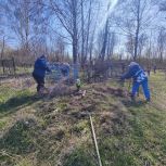 Партийцы провели субботник на территории двух сёл Поныровского района