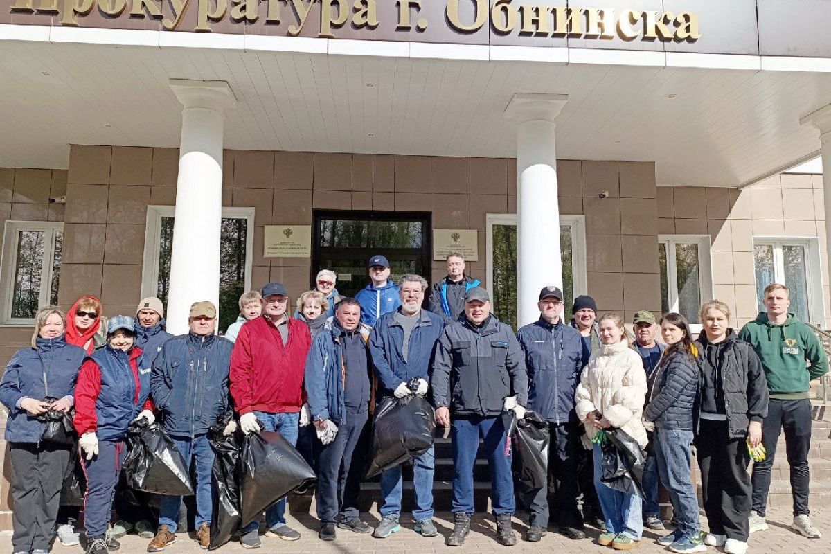 Обнинские единороссы приняли участие в «Чистых играх» на берегу Протвы