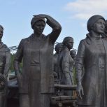 В Стерлибашево открыли памятник, посвященный женщинам ВОВ