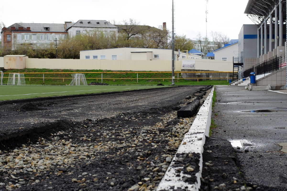 В Кыштымском городском округе проходит капитальный ремонт стадиона физкультурно - спортивного комплекса