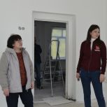 Любовь Царева проконтролировала ход ремонтных работ в Устюженской школе №2.