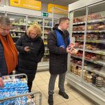 Губкинцы осмотрели продуктовые магазины микрорайона Пурпе на доступность для людей с ОВЗ