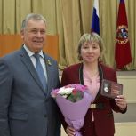 В День народного просветителя Александр Романенко вручил знаки «Почетный педагогический работник Алтайского края»