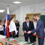 Сергей Мелехин принял участие в открытии Парты Героя в школе № 1 Верх-Исетского района города Екатеринбурга