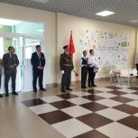 В рамках проекта «Новая школа» партии «Единая Россия» в Чебаркульском районе открыли Парту Героя