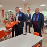 Владимир Иванов в рамках Региональной недели оценил готовность школы и ФОКа в Ессентуках