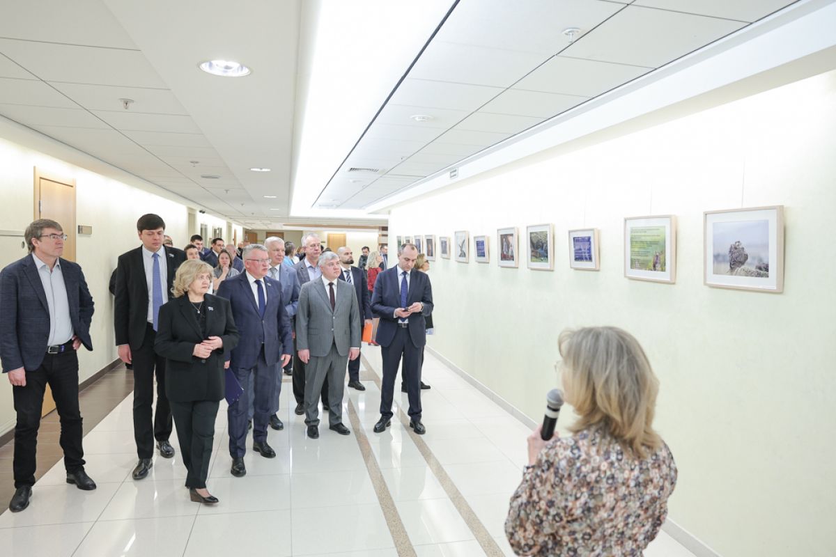 Жабайылар ақ қыздың порносын ұстады Грек әйелдерінің үйдегі суреттері