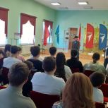 Нагайбакские единороссы провели классную встречу в МОУ «Балканская СОШ»